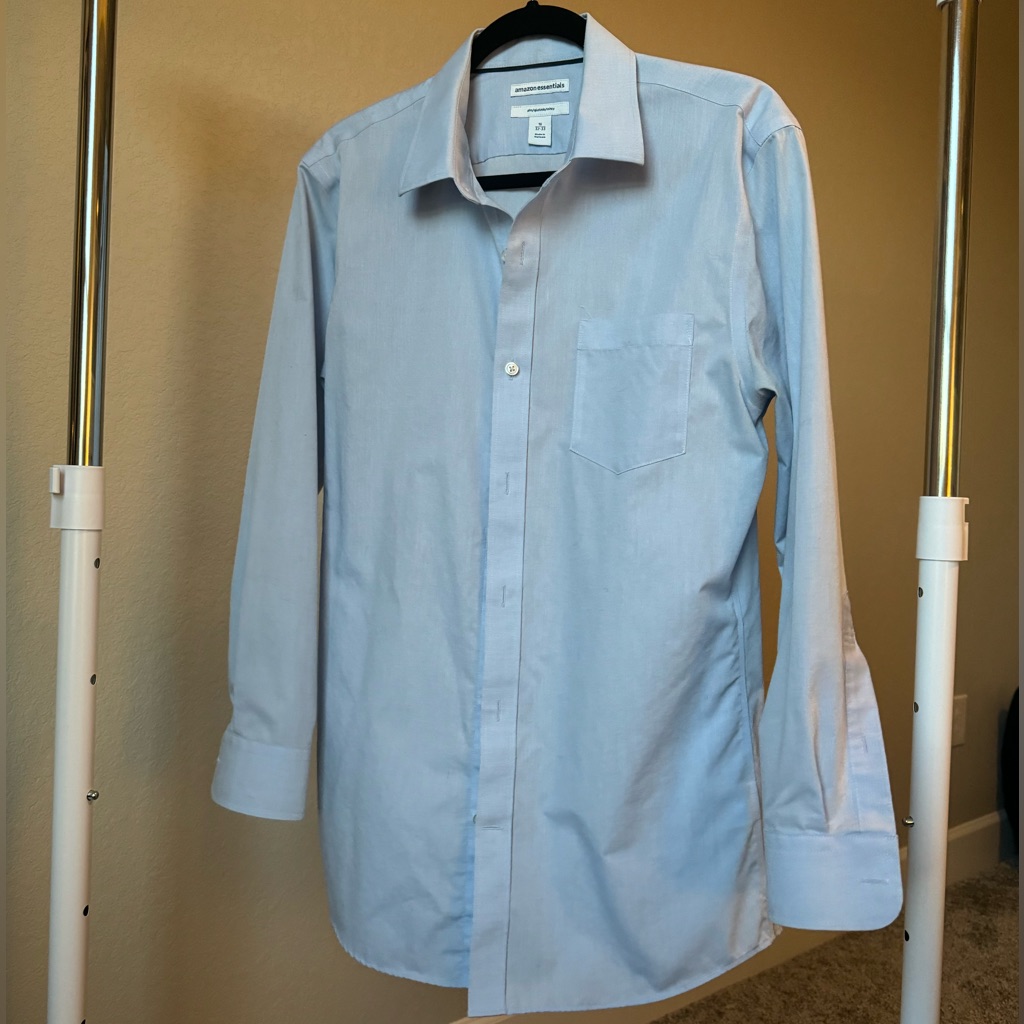 Amazon Essentials Slim Button-Up